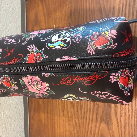 NWOT Ed Hardy Cosmetic Bag with Tattoo Print - Picture 5 of 6
